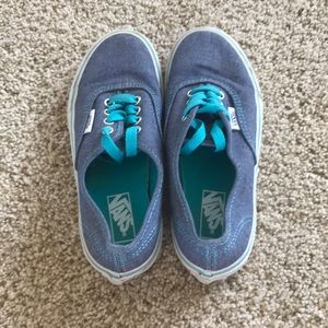 Very cute girls vans!